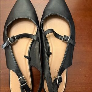 Old Navy Black Flats with Buckle Straps